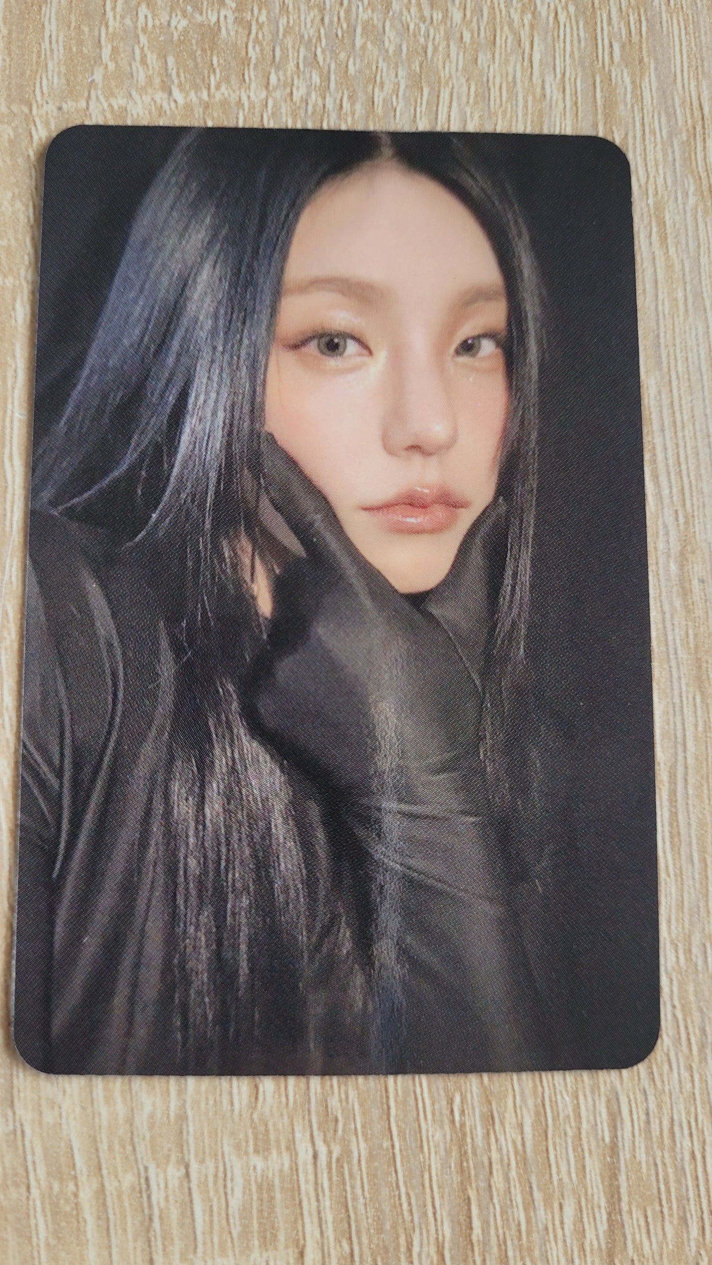 YEJI AIR  OFFICIAL PHOTOCARD  POB APPLE MUSIC KAEPJJANG SHOP (캡짱 숍)