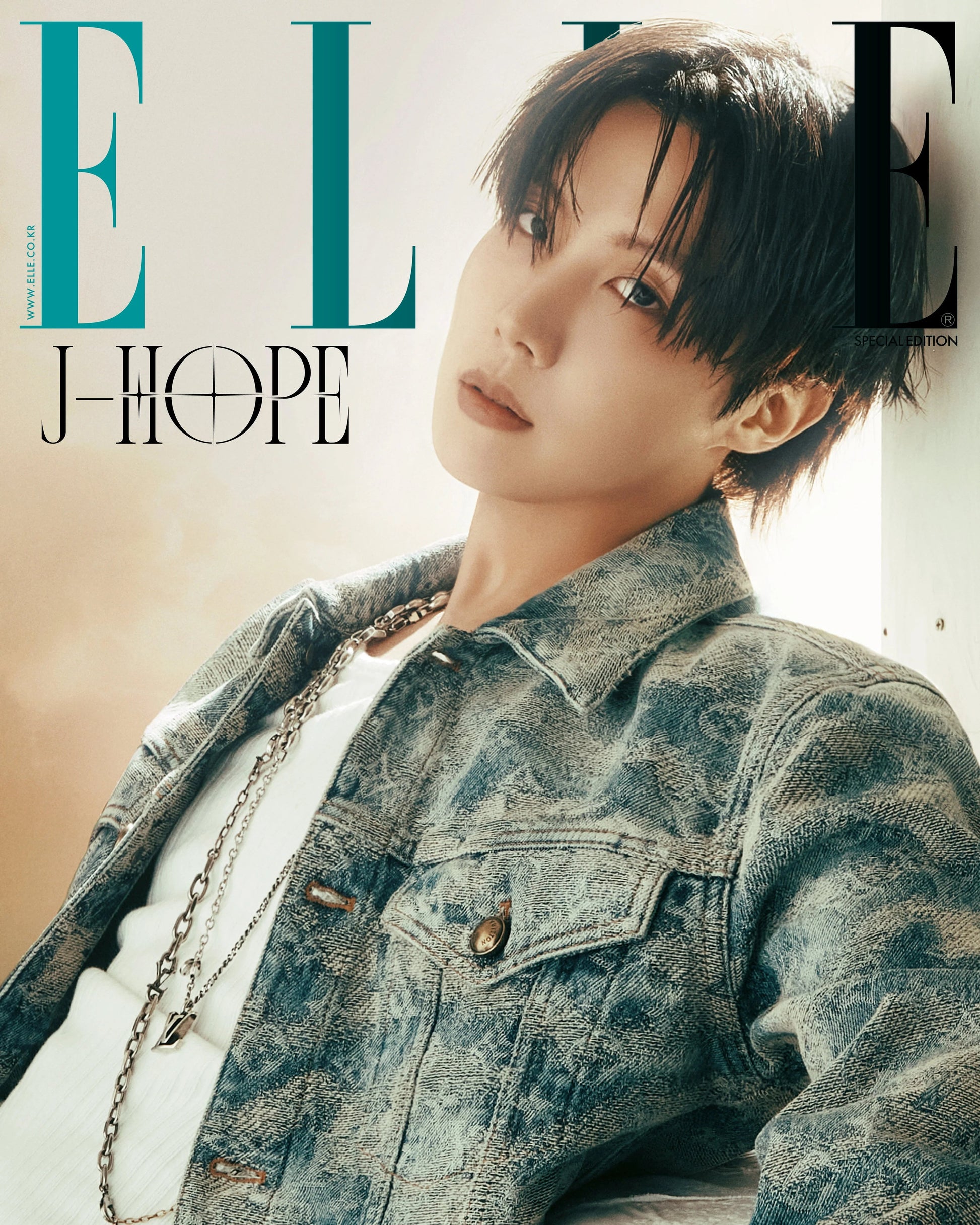 [PRE ORDER] ELLE KOREA Magazine  (2026 DECEMBER Issue)  Special Edition   Cover : J-HOPE KAEPJJANG SHOP (캡짱 숍)