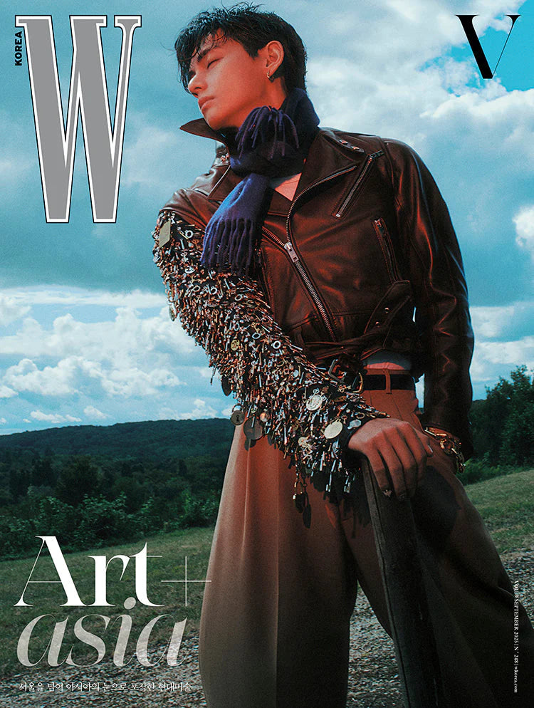 [PRE ORDER] W KOREA Magazine  (2025 September Issue)   Cover : V KAEPJJANG SHOP (캡짱 숍)