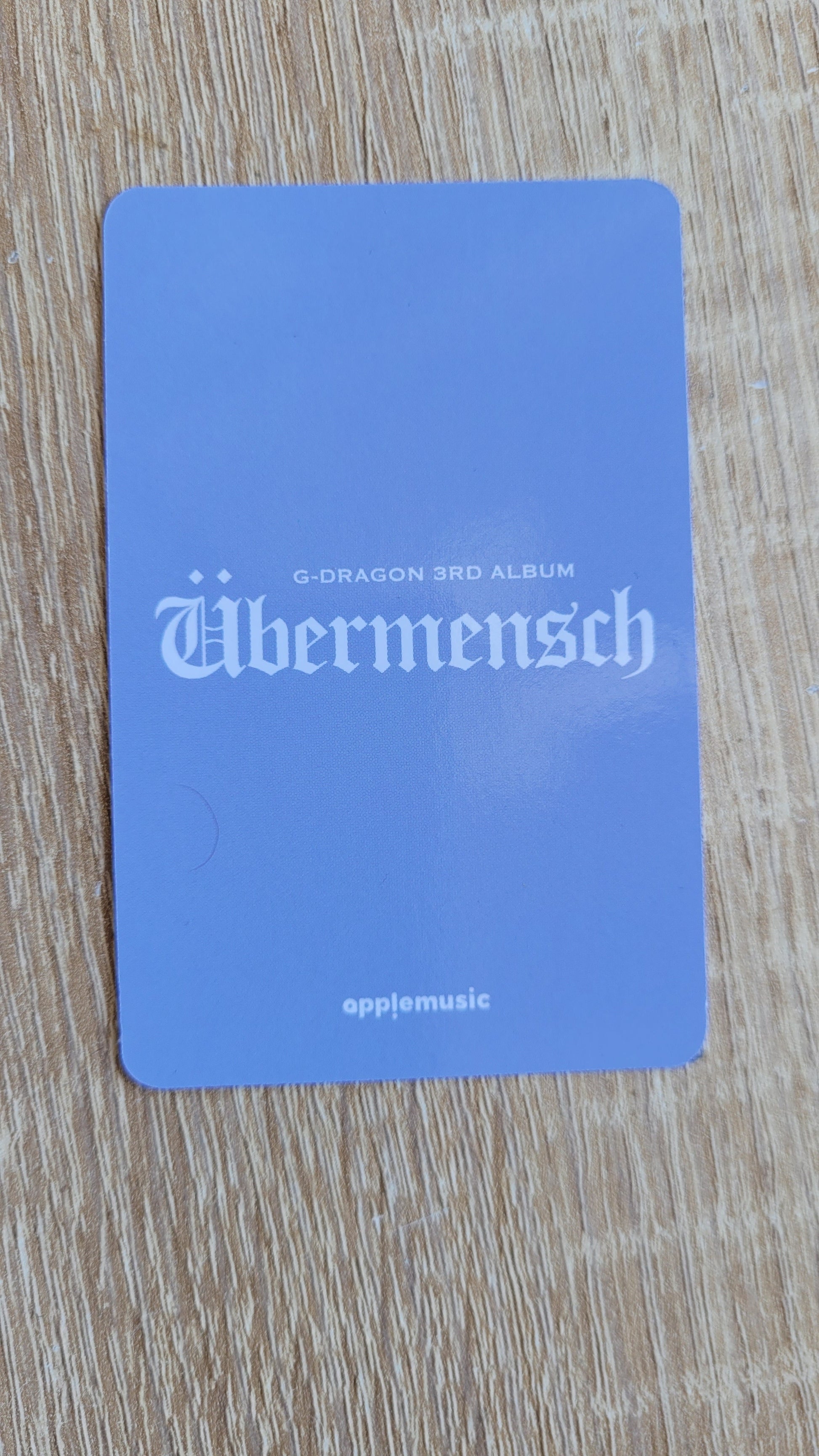 G-DRAGON- [UBERMENSCH] OFFICIAL PHOTOCARD  POB APPLE MUSIC KAEPJJANG SHOP (캡짱 숍)