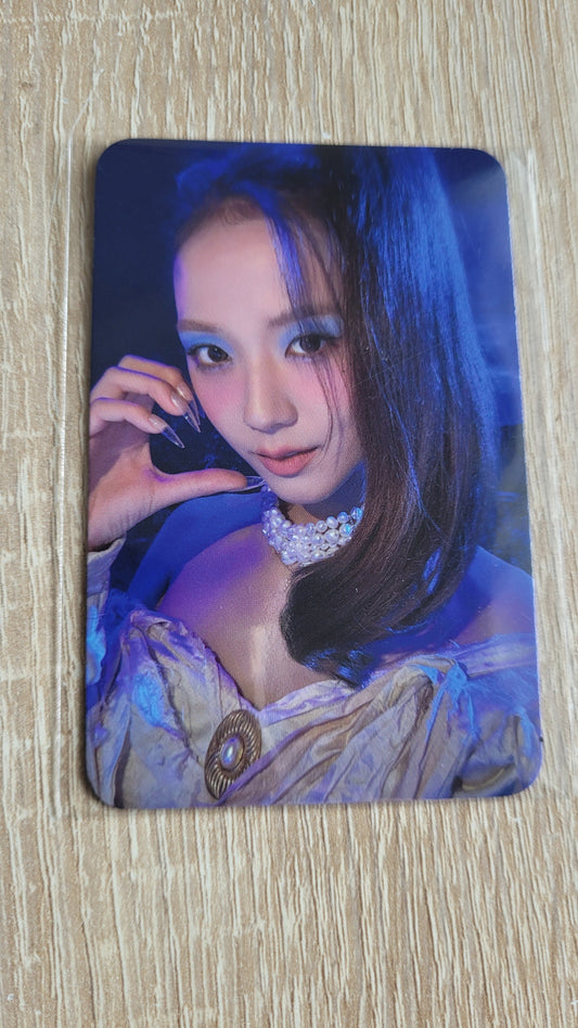 JISOO - [AMORTAGE] OFFICIAL PHOTOCARD  POB ALADIN KAEPJJANG SHOP (캡짱 숍)