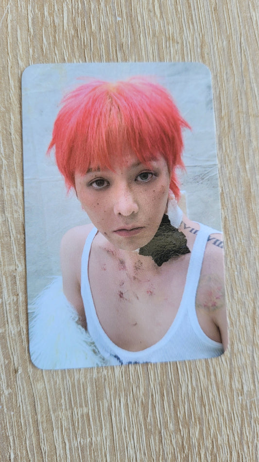 G-DRAGON- [UBERMENSCH] OFFICIAL PHOTOCARD  POB WITH.MU.U KAEPJJANG SHOP (캡짱 숍)