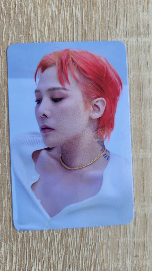 G-DRAGON- [UBERMENSCH] OFFICIAL PHOTOCARD  POB APPLE MUSIC KAEPJJANG SHOP (캡짱 숍)